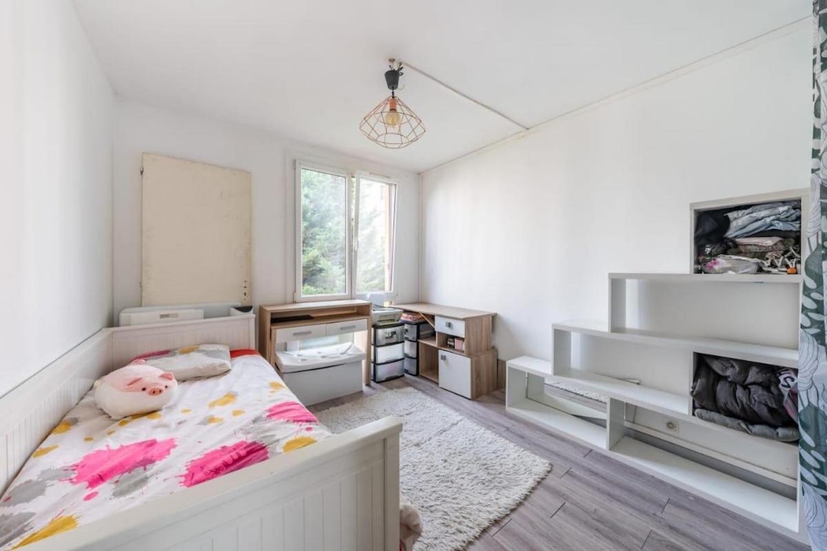 Moderne Avec Wi-fi Et Balcon *