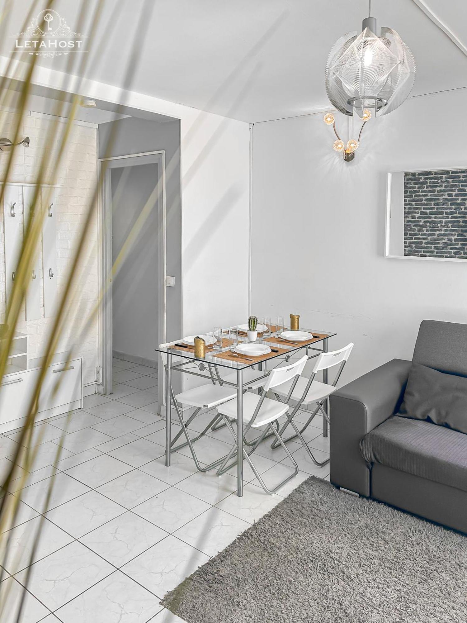 Moderne Avec Wi-fi Et Balcon * Choisy-le-Roi